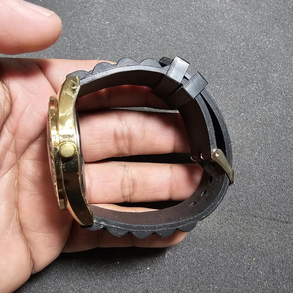 Ashley Princess Ladies Quartz Watch Gold Tone Black Dial Diamond Bezel Working s - Picture 3 of 10